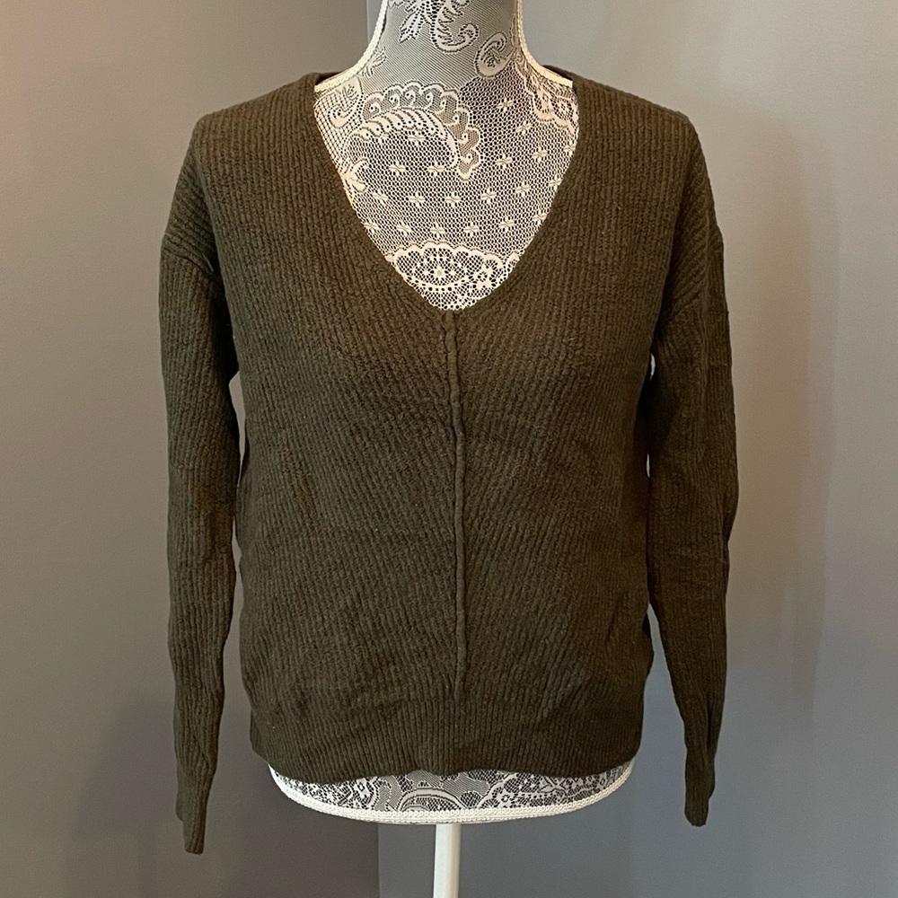 Green Sweater - Picture 3 of 7